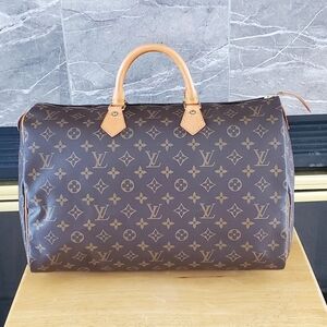 Louis Vuitton Speedy 40 Handbag